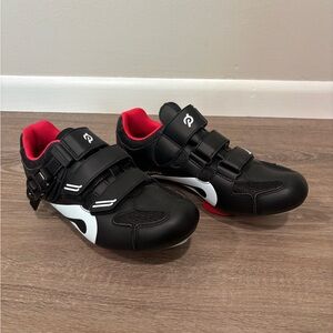 Peloton Black and White Cycling Shoes Size 40